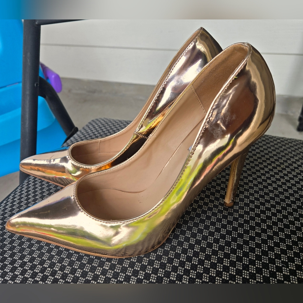 Steve Madden Rose  Gold Stiletto Heels with Pointed‎ Toe
